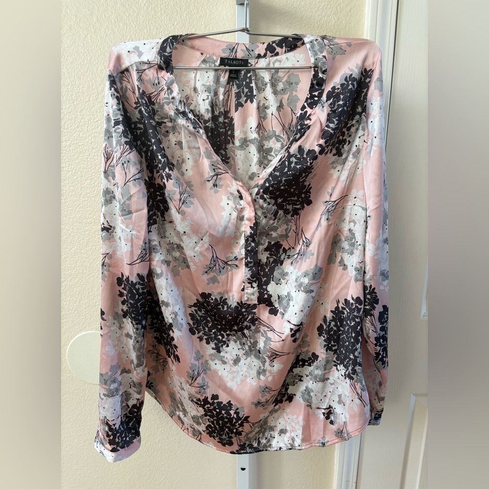Talbots Floral Long Sleeve Half Button Blouse in Pink - Size S